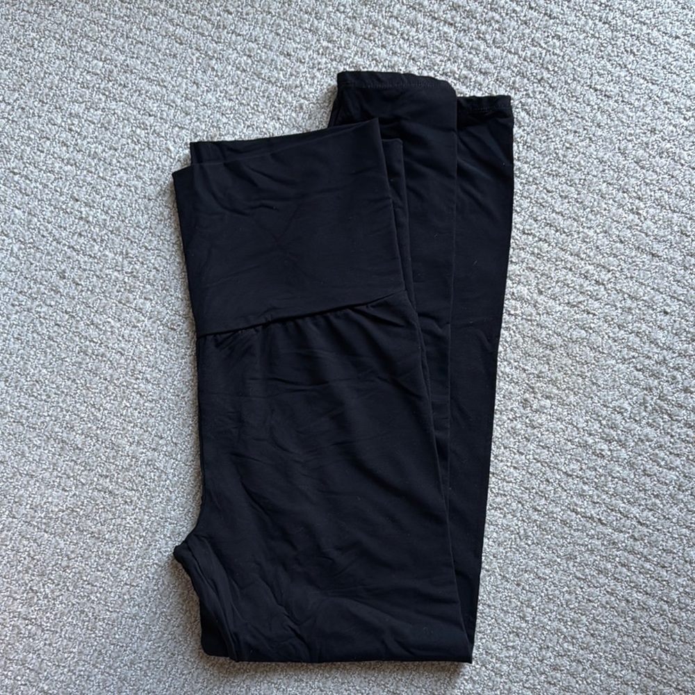 Black Hatch Before, During, & After Leggings